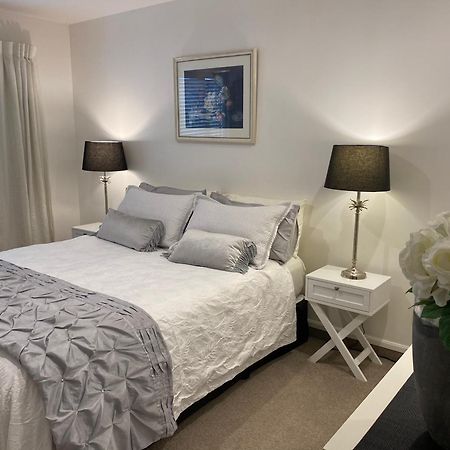 Maison Blue - Chic Garden Apartment 纳皮尔 外观 照片